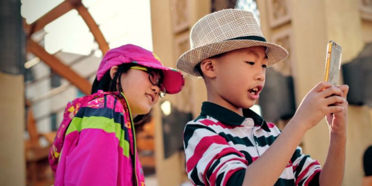 Top 8 mobile phone tracker apps for your child’s smartphone